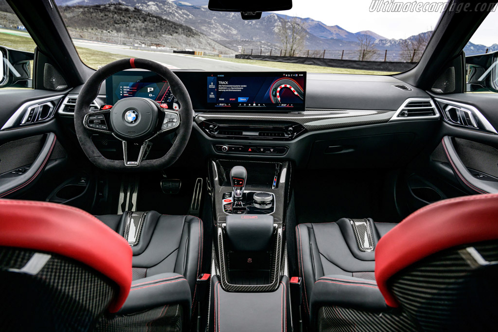 BMW M4 CS