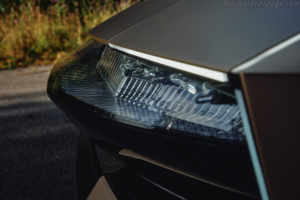 DS Automobiles SM Tribute