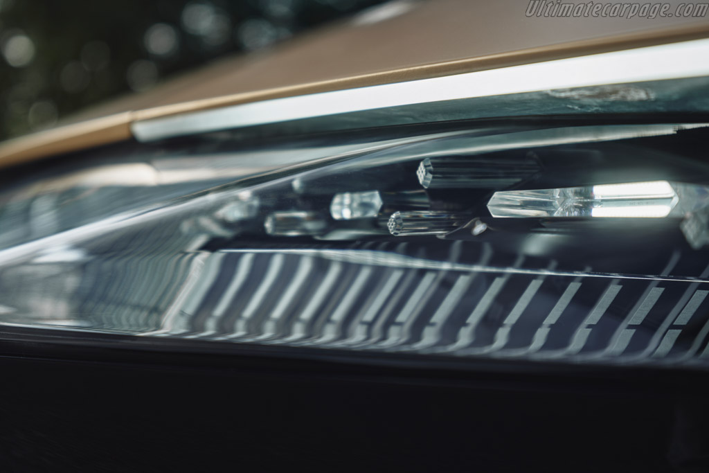 DS Automobiles SM Tribute