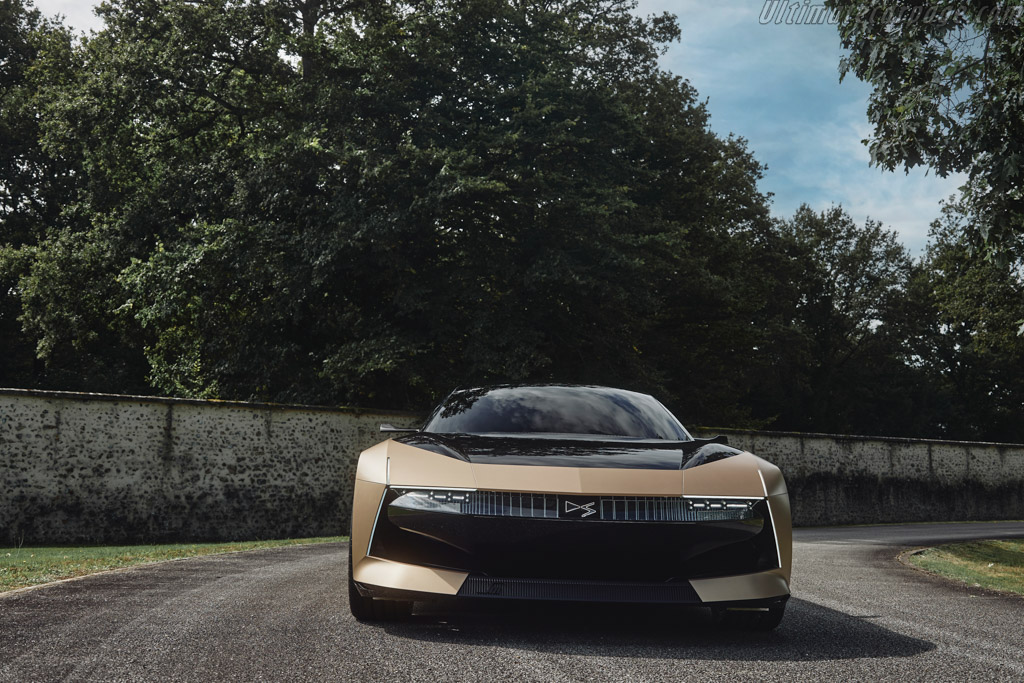 DS Automobiles SM Tribute