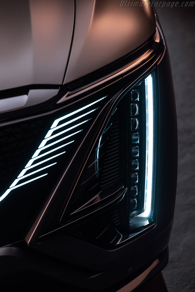 Cadillac Lyriq-V