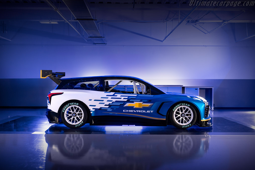 Chevrolet Blazer EV.R NASCAR