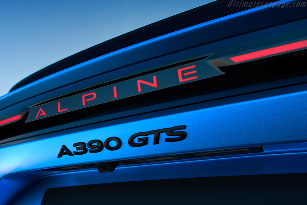 Alpine A390