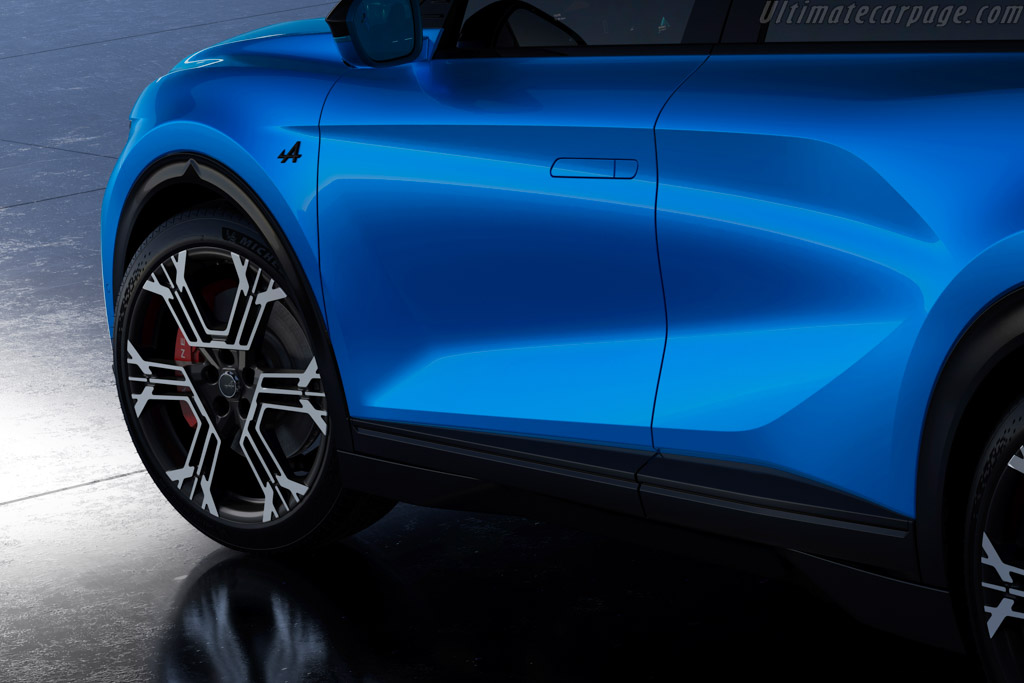 Alpine A390