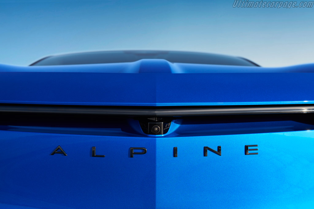 Alpine A390