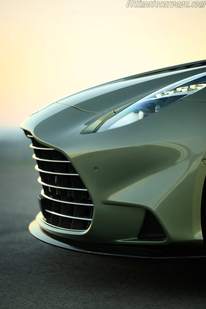 Aston Martin Vanquish Volante
