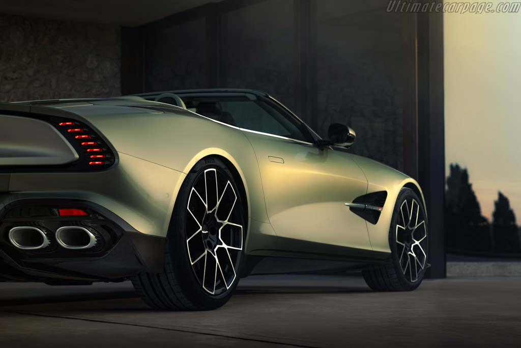 Aston Martin Vanquish Volante