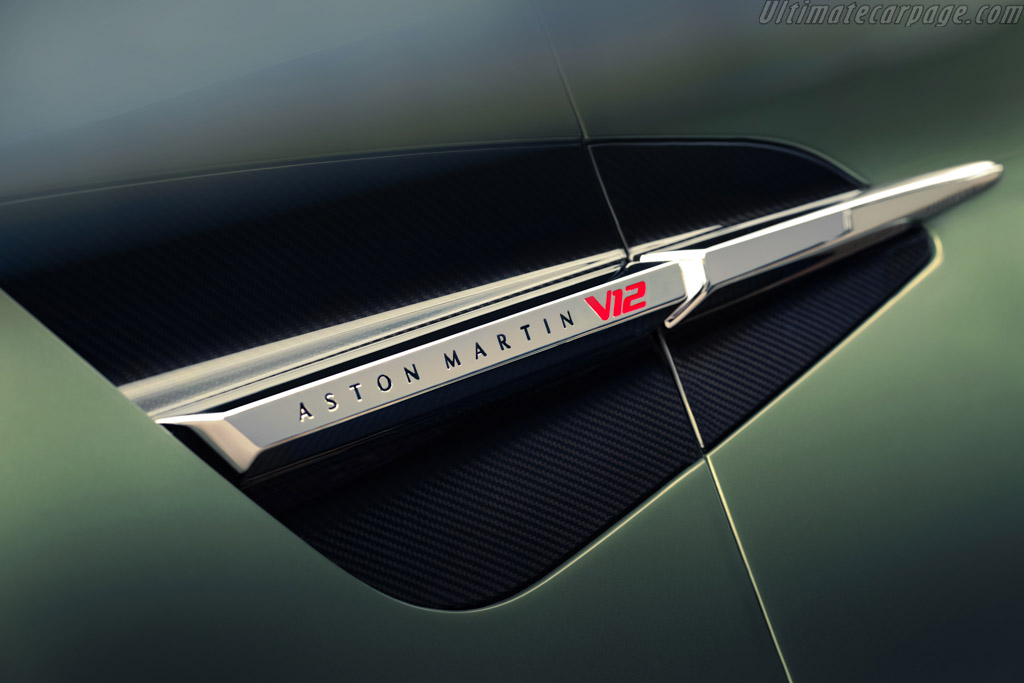 Aston Martin Vanquish Volante