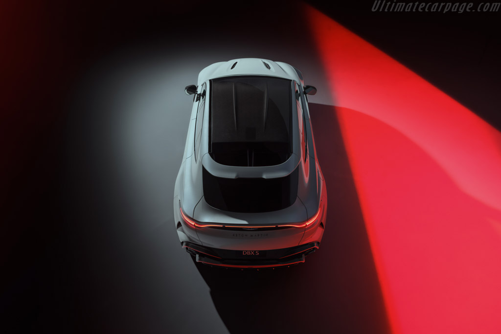 Aston Martin DBX S