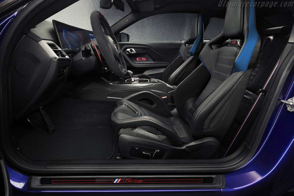 BMW M2 CS