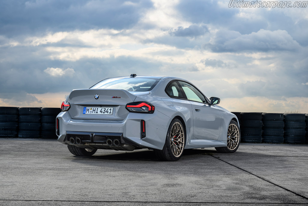 BMW M2 CS