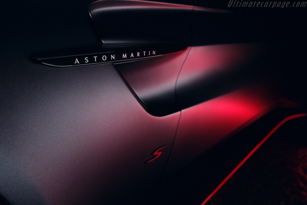 Aston Martin Vantage S