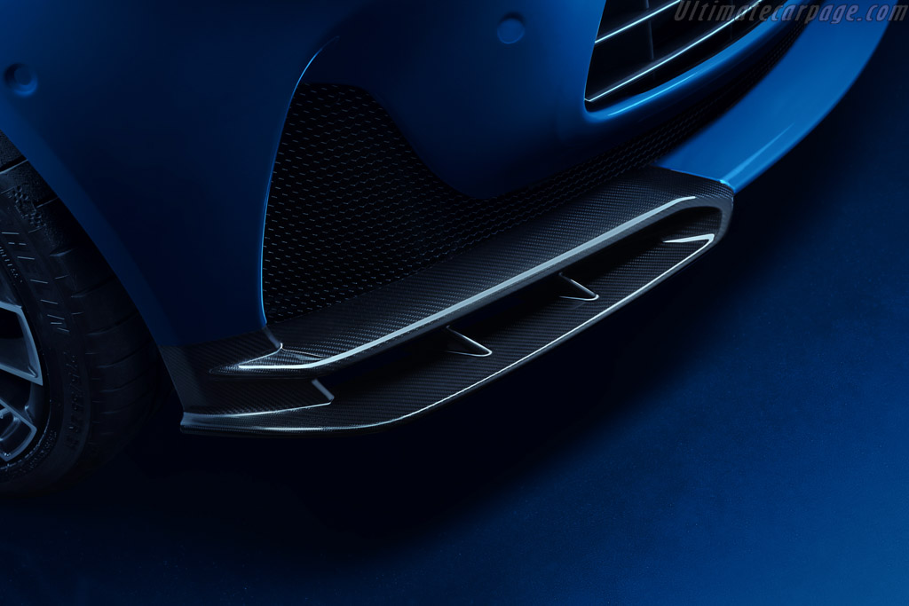 Aston Martin DB12 S Coupe