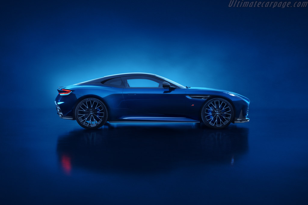 Aston Martin DB12 S Coupe
