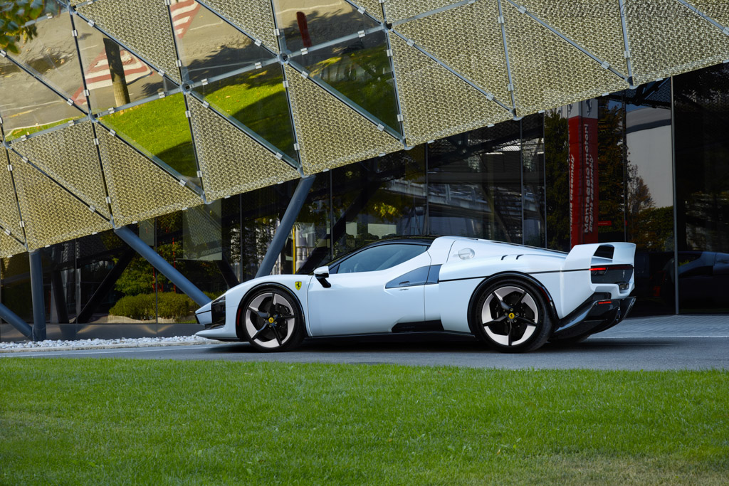 Ferrari SC40