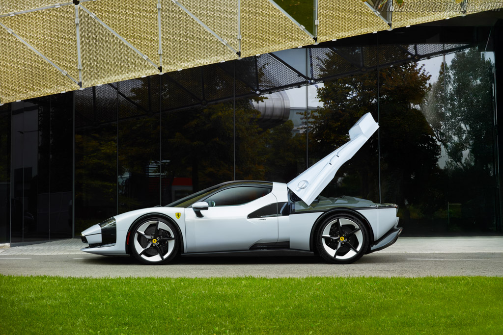 Ferrari SC40