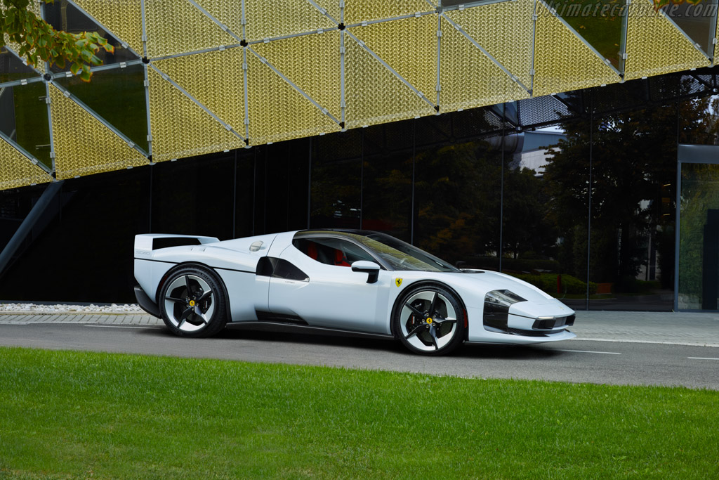 Ferrari SC40