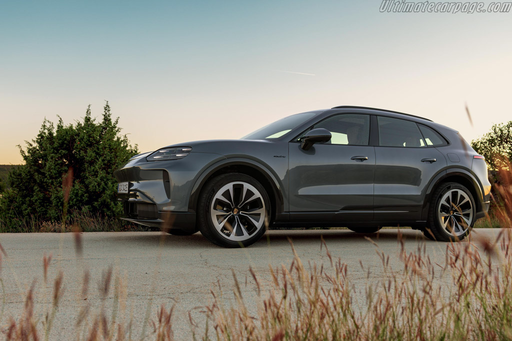Porsche Cayenne Electric