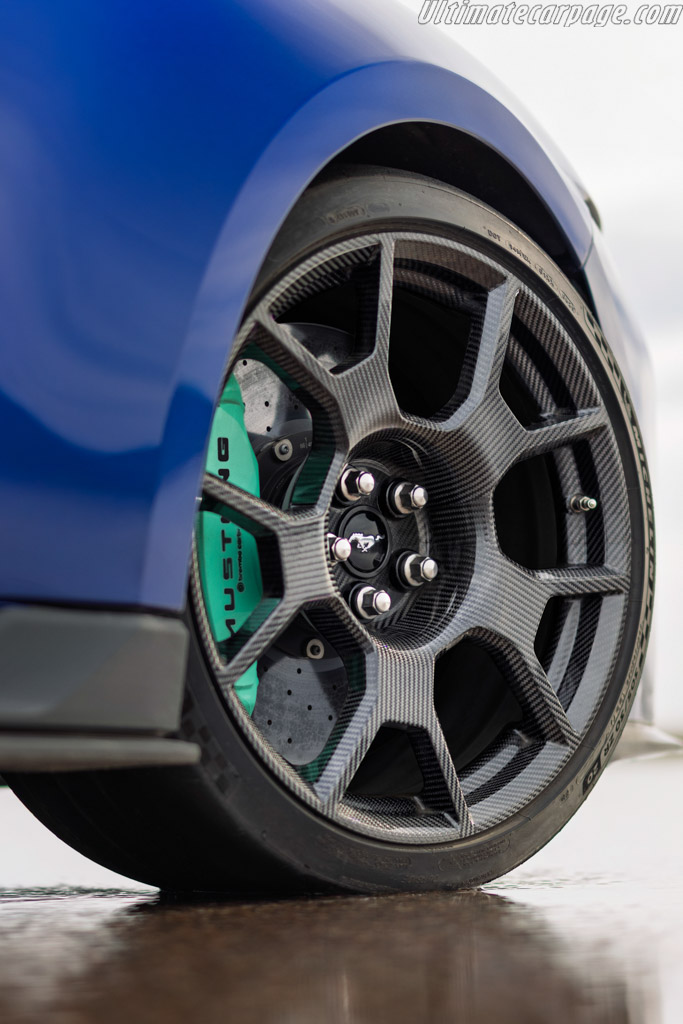 Ford Mustang Dark Horse SC