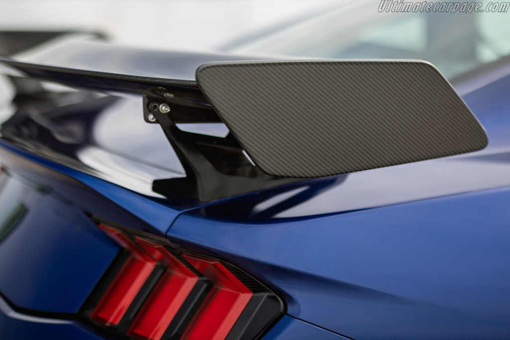 Ford Mustang Dark Horse SC