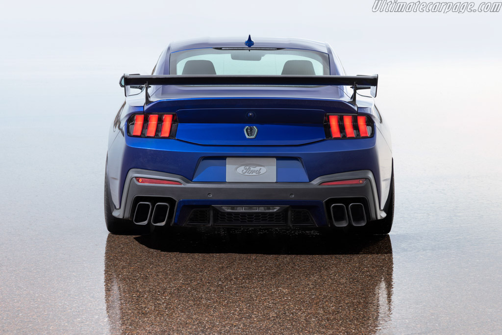 Ford Mustang Dark Horse SC