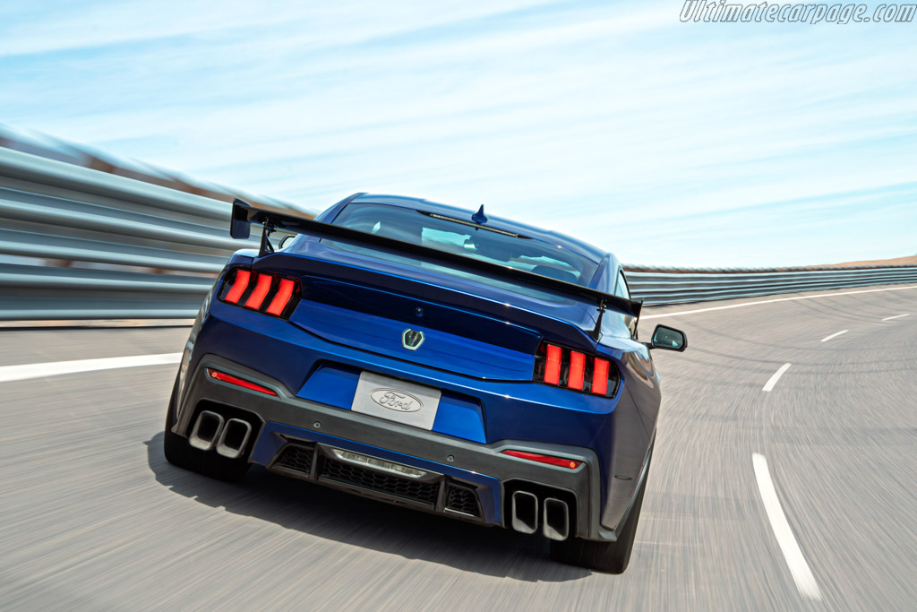 Ford Mustang Dark Horse SC
