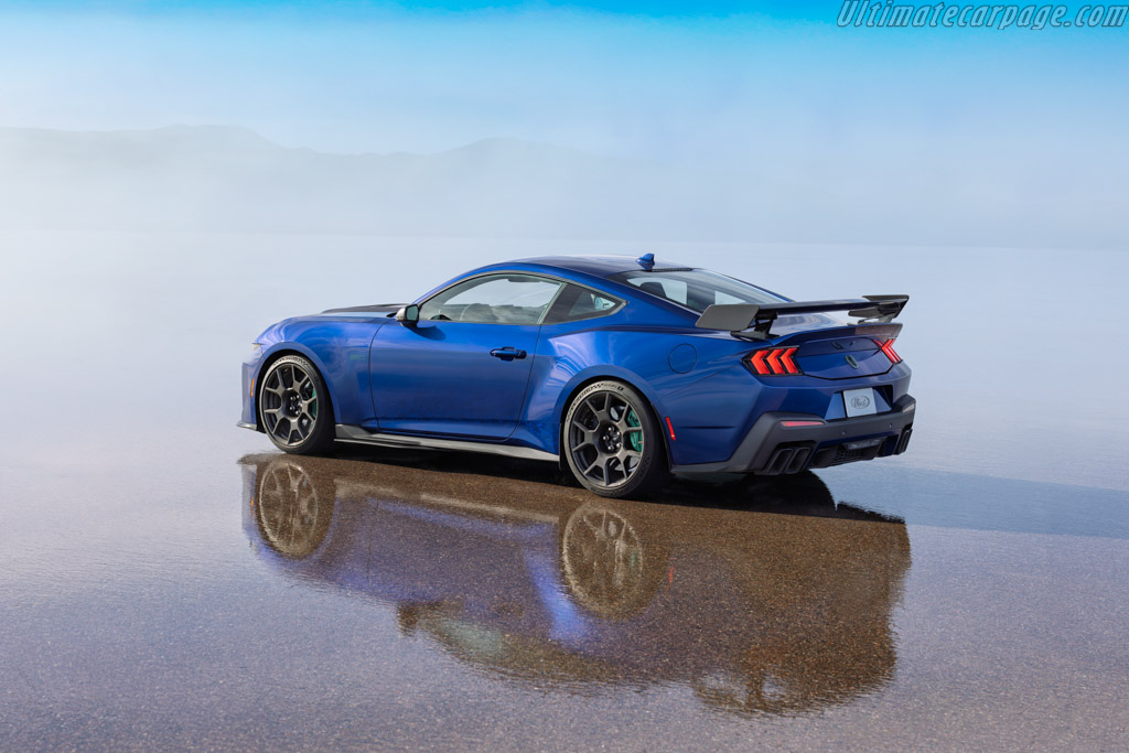 Ford Mustang Dark Horse SC