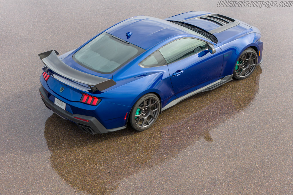 Ford Mustang Dark Horse SC
