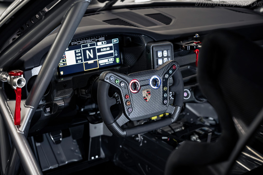 Porsche 911 GT4 R