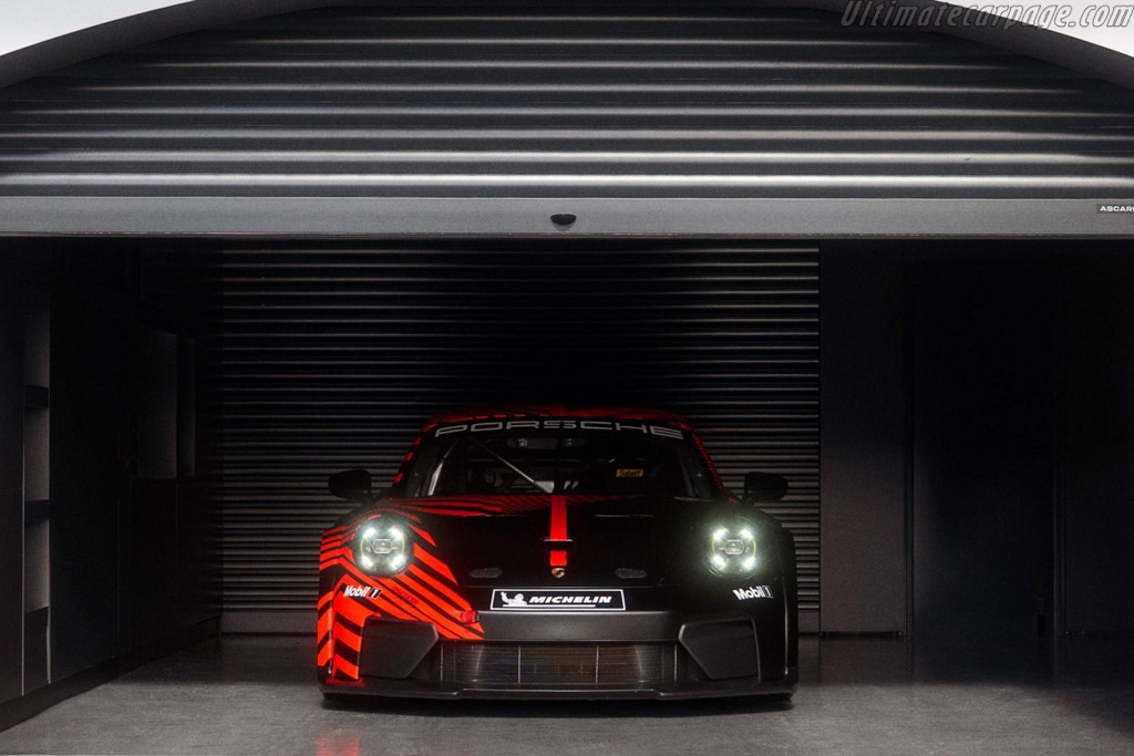 Porsche 911 GT4 R