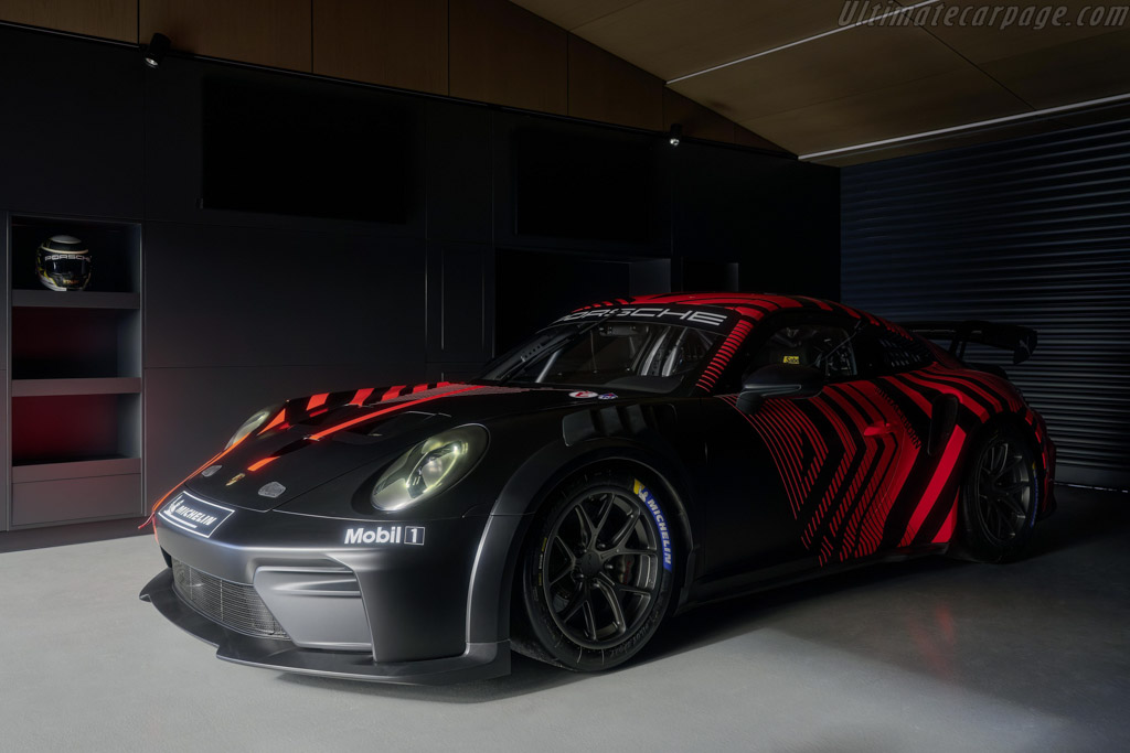 Porsche 911 GT4 R