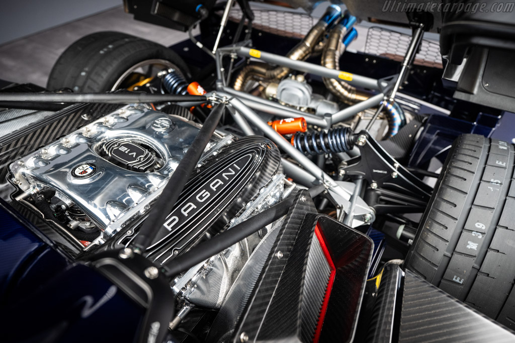 Pagani Huayra 70 Derecho