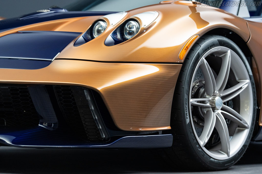 Pagani Huayra 70 Derecho