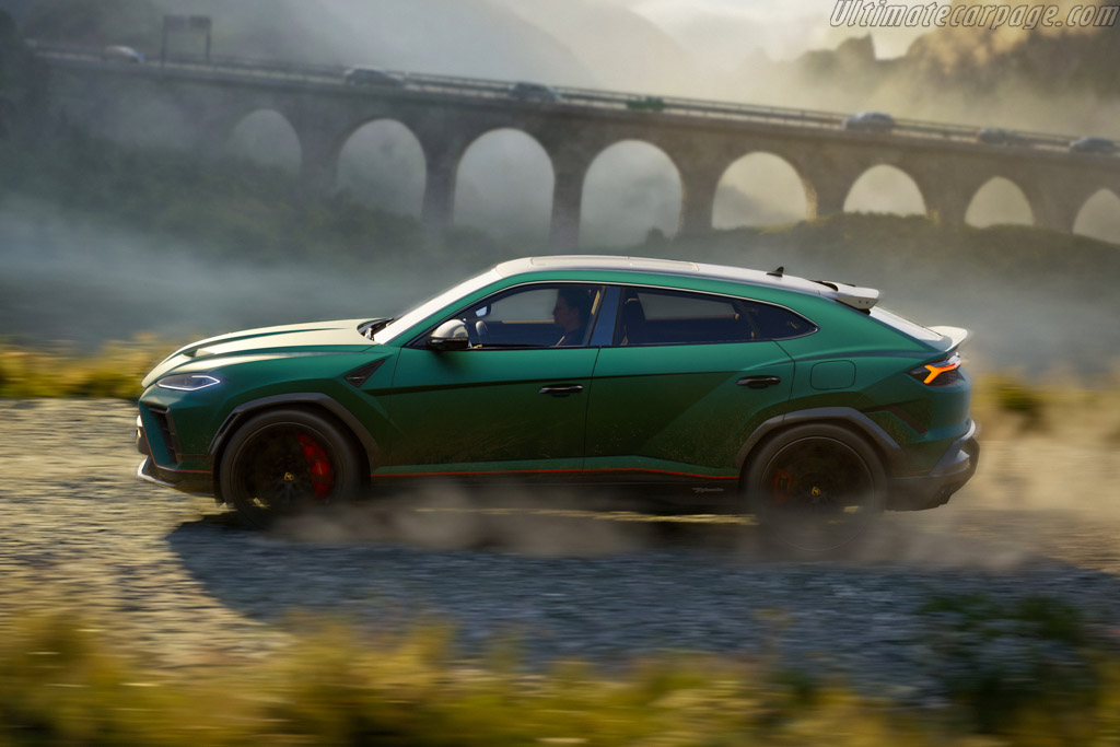 Lamborghini Urus SE Performante