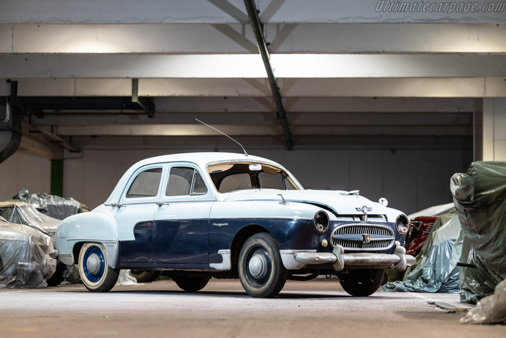 Renault Frégate Grand Pavois Saloon