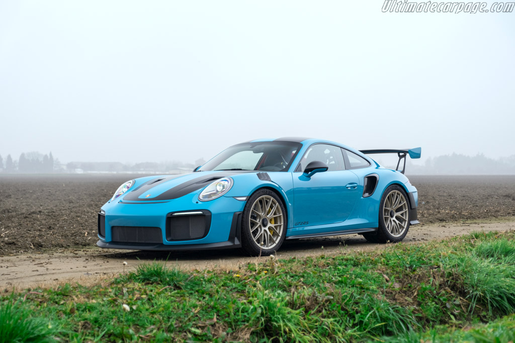 Porsche 911 GT2 RS Weissach