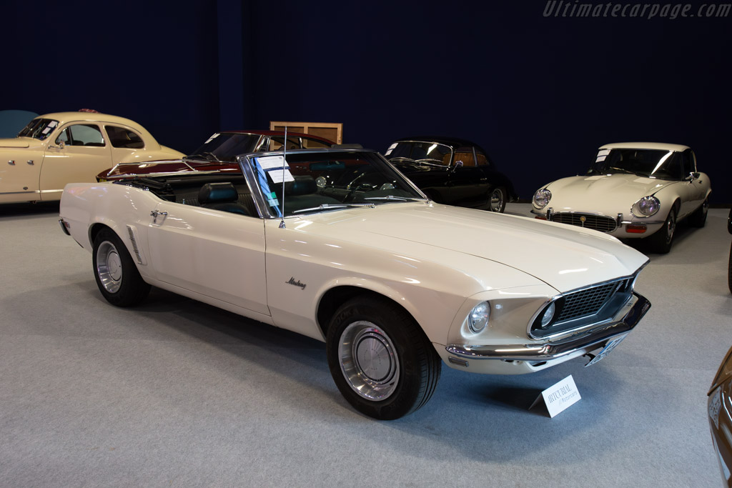 Ford Mustang 302 Cabriolet - Chassis: 9RO3F116383  - 2024 Retromobile