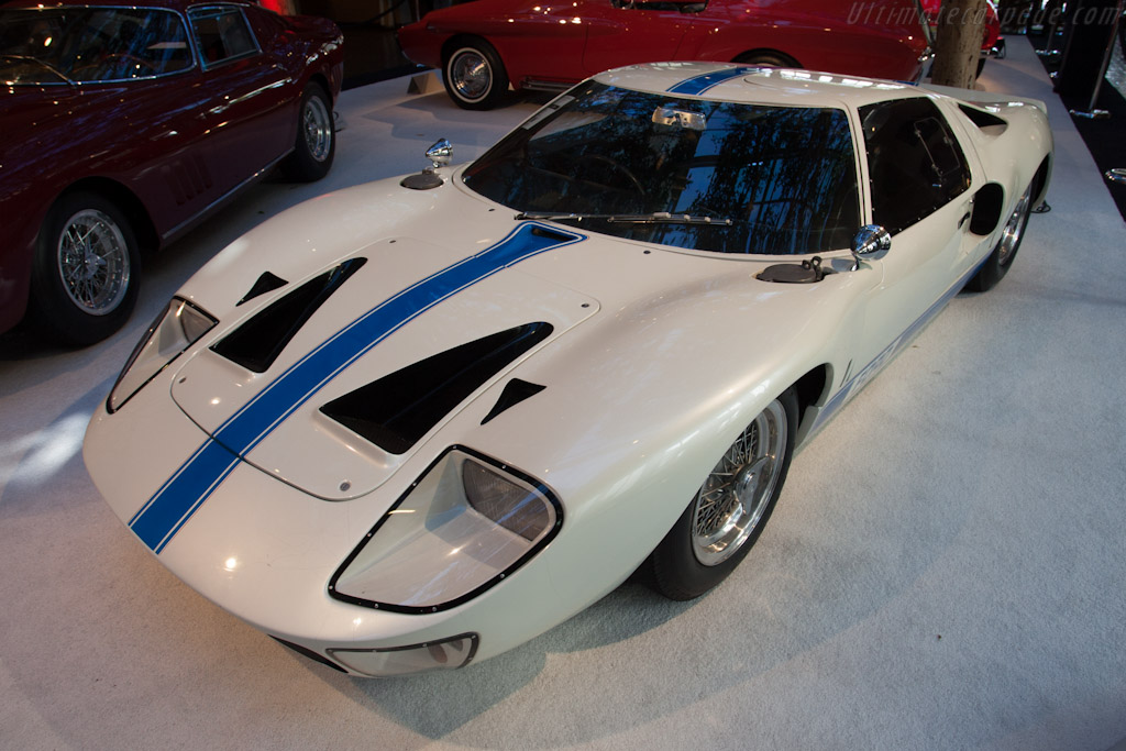 Ford GT40 - Chassis: GT40P/1059  - 2012 Monterey Auctions