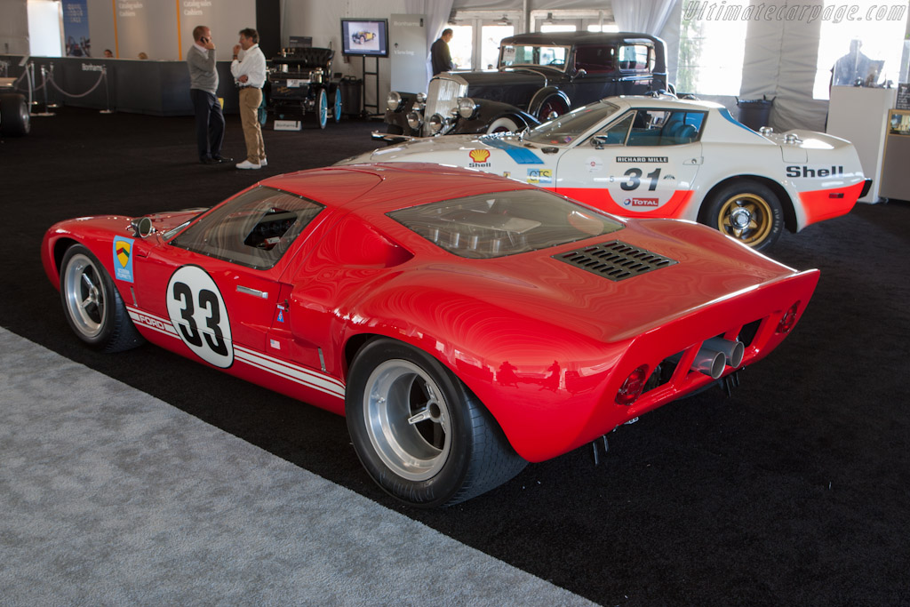 Ford GT40 - Chassis: GT40P/1033  - 2012 Monterey Auctions