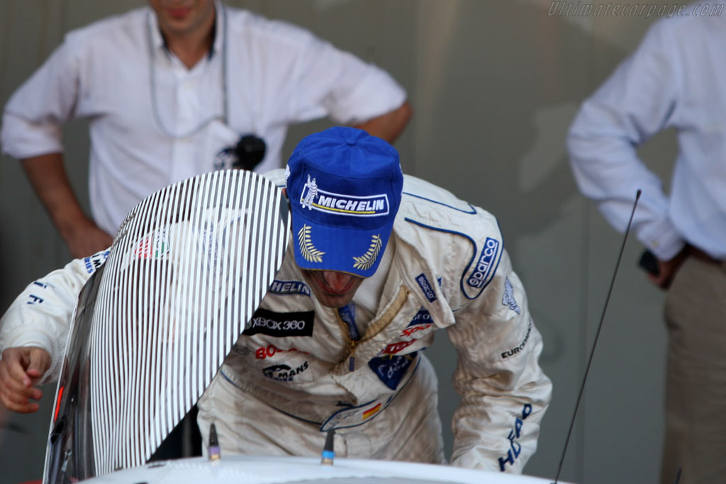 Gene welcomes his team-mate   - 2008 Le Mans Series Catalunya 1000 km