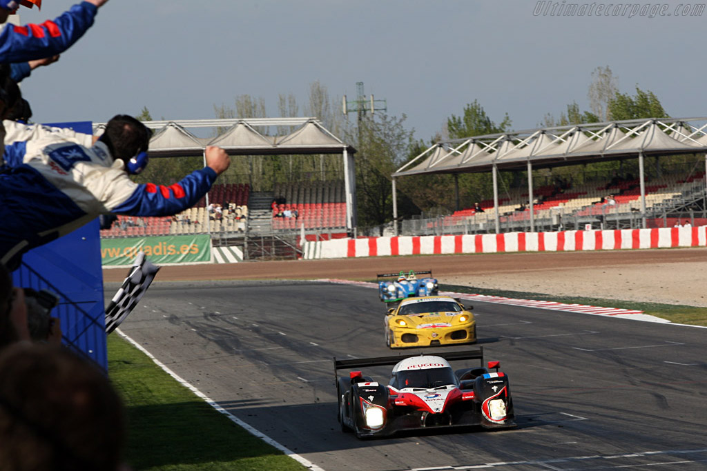 Minassian takes the flag - Chassis: 908-02 - Entrant: Team Peugeot Total - Driver: Marc Gene / Nic Minassian - 2008 Le Mans Series Catalunya 1000 km