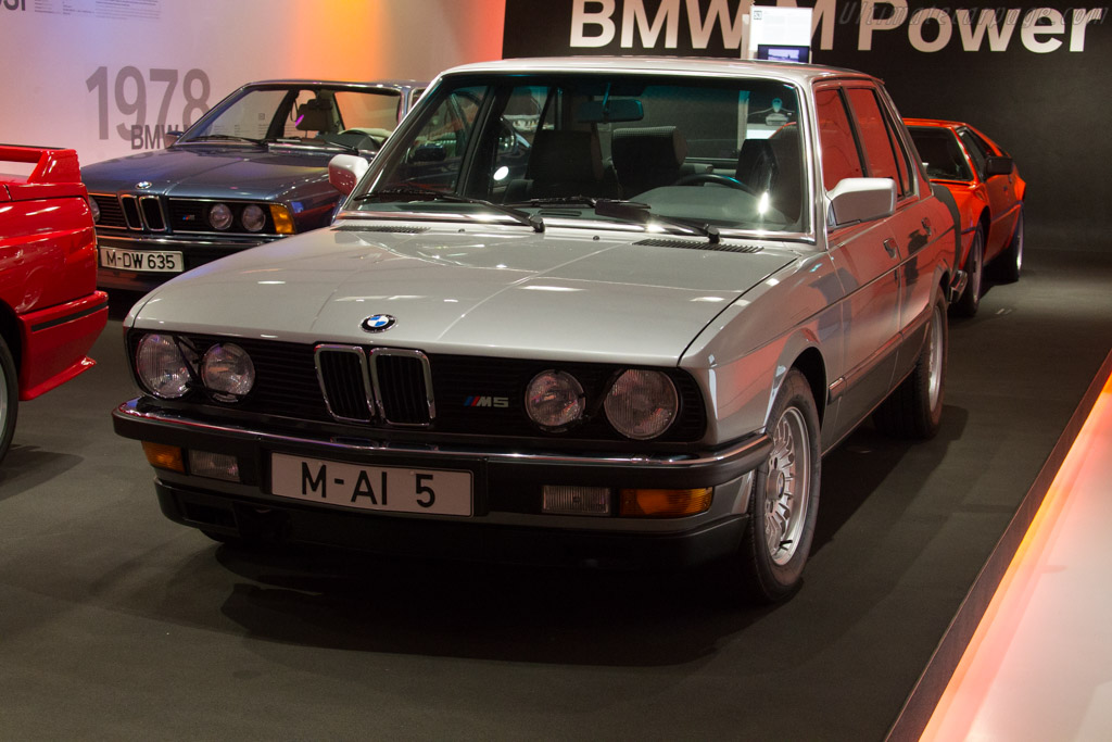 BMW E28 M5   - The BMW Museum