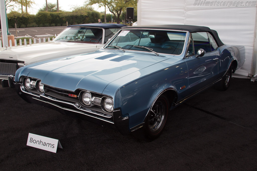Oldsmobile 4-4-2 Convertible - Chassis: 338677M165524  - 2017 Scottsdale Auctions