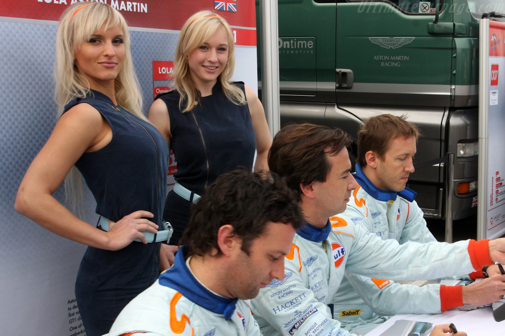 A popular table   - 2009 Le Mans Series Catalunya 1000 km