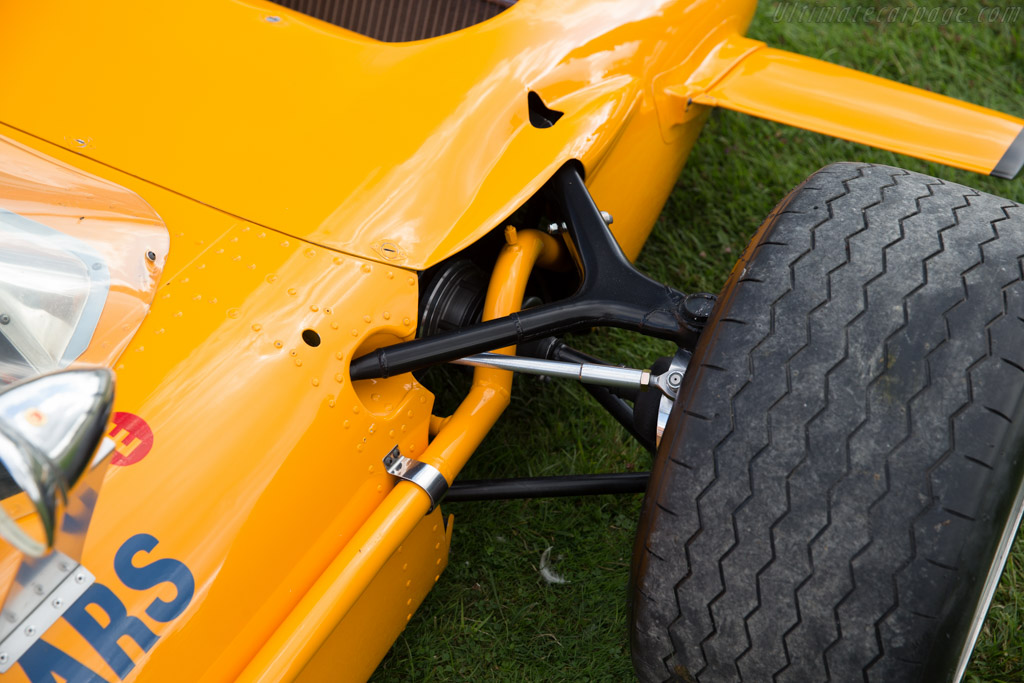McLaren M9A Cosworth - Chassis: M9A-1 - Entrant: Private Collection - 2015 Chantilly Arts & Elegance