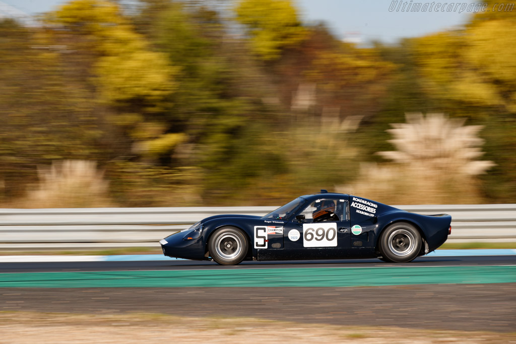 Chevron B8 - Chassis: CH-DBE-71 - Driver: Roger Whiteside - 2023 Estoril Classics