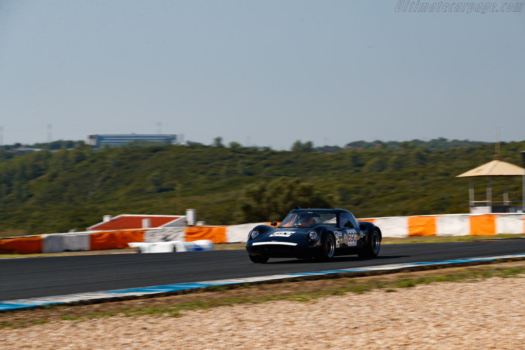 Chevron B8 - Chassis: CH-DBE-71 - Driver: Roger Whiteside - 2023 Estoril Classics