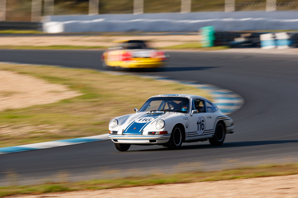 Porsche 911 - Chassis: 302864 - Driver: Bonamy Grimes - 2023 Estoril Classics