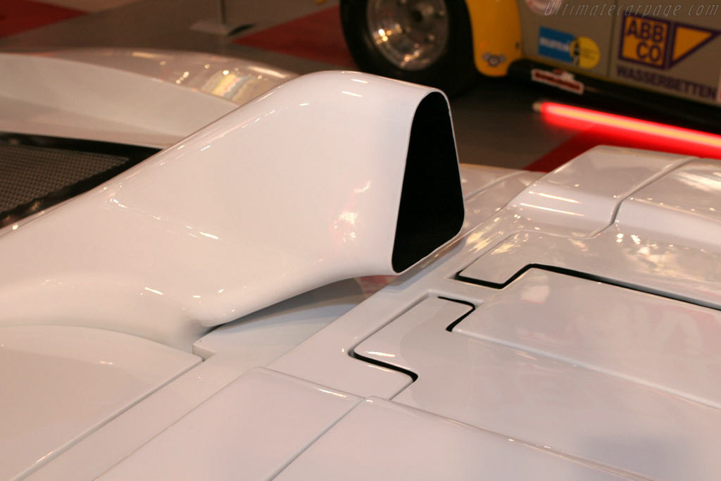 Gumpert Apollo   - 2005 Essen Motor Show