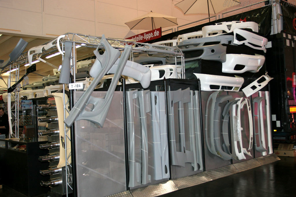 Plastic surgery anyone ?   - 2005 Essen Motor Show